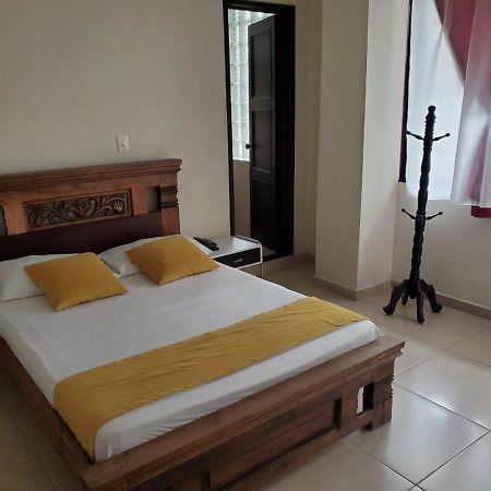Hotel Cataluna Pereira Extérieur photo