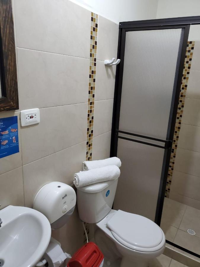 Hotel Cataluna Pereira Extérieur photo
