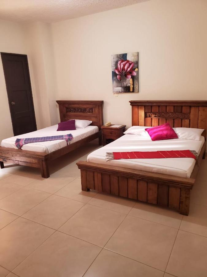 Hotel Cataluna Pereira Extérieur photo