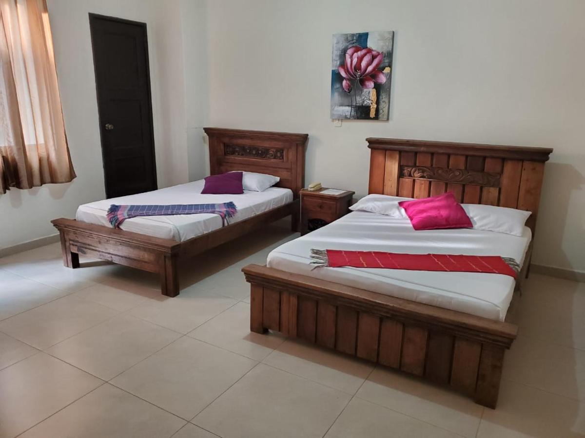 Hotel Cataluna Pereira Extérieur photo