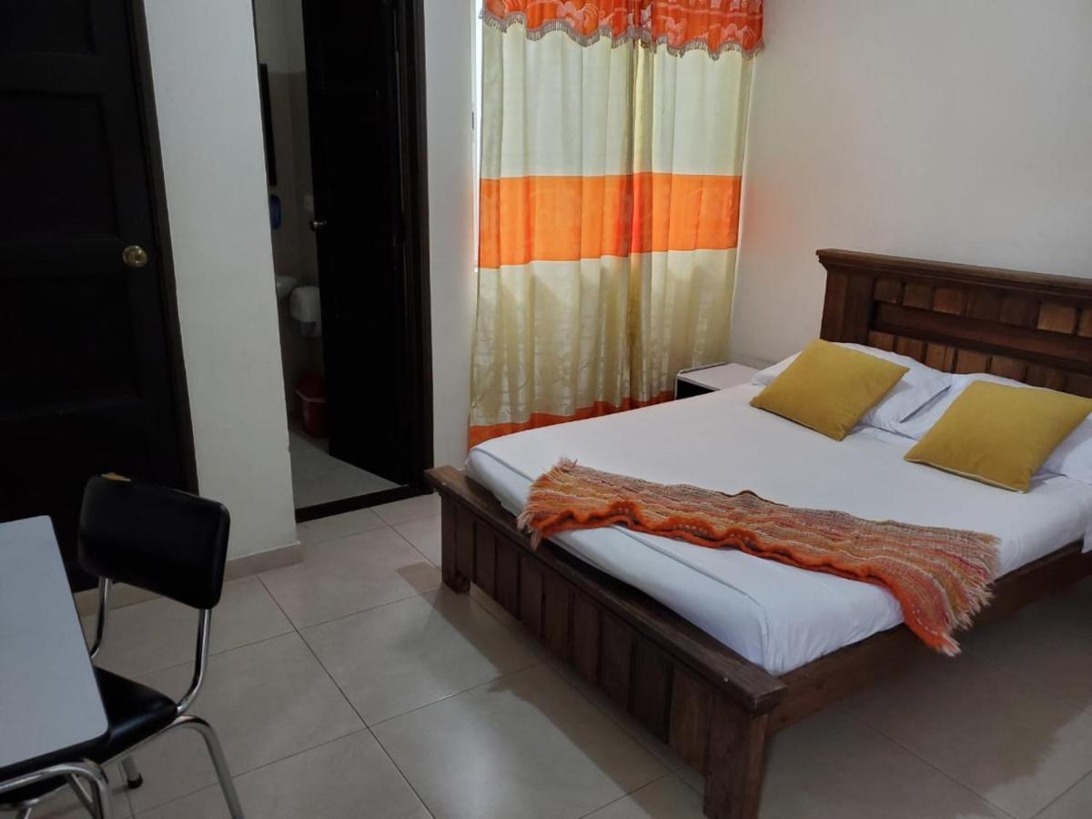 Hotel Cataluna Pereira Extérieur photo