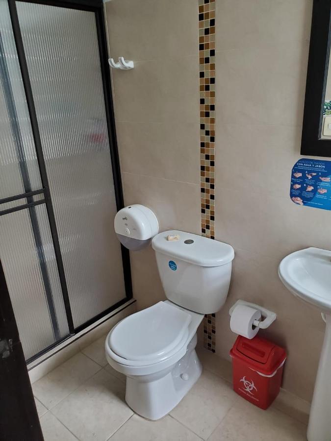 Hotel Cataluna Pereira Extérieur photo