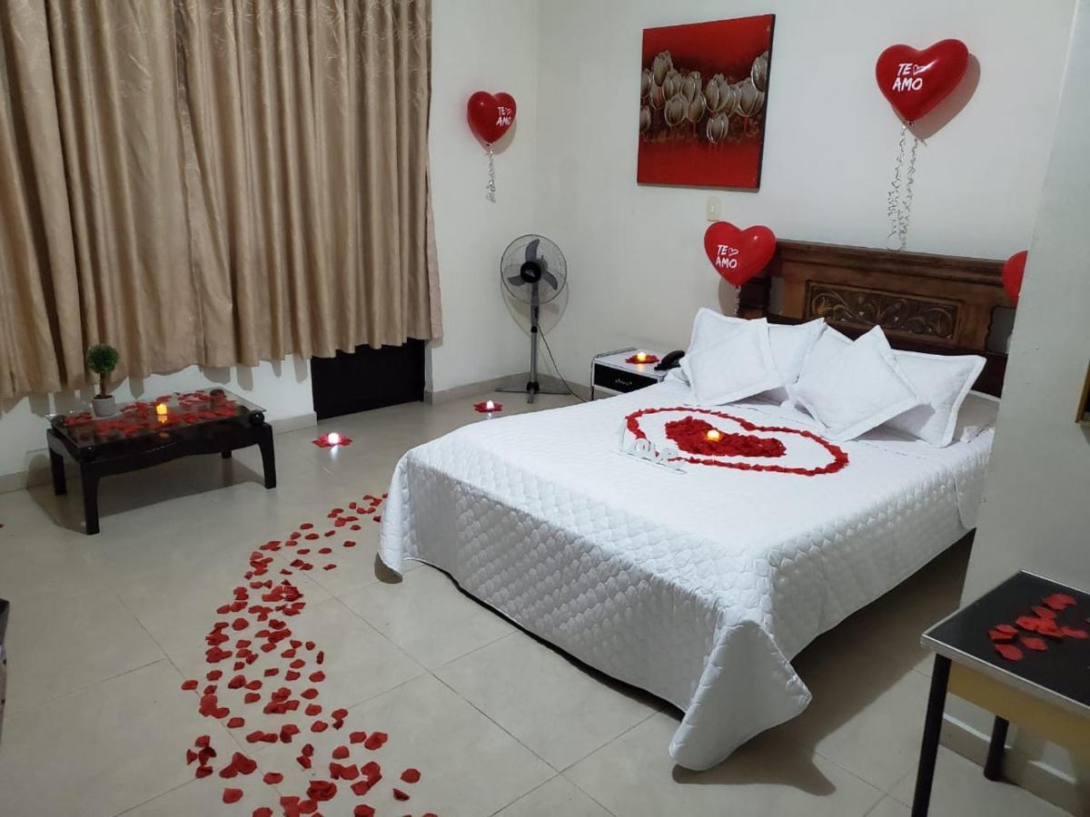 Hotel Cataluna Pereira Extérieur photo