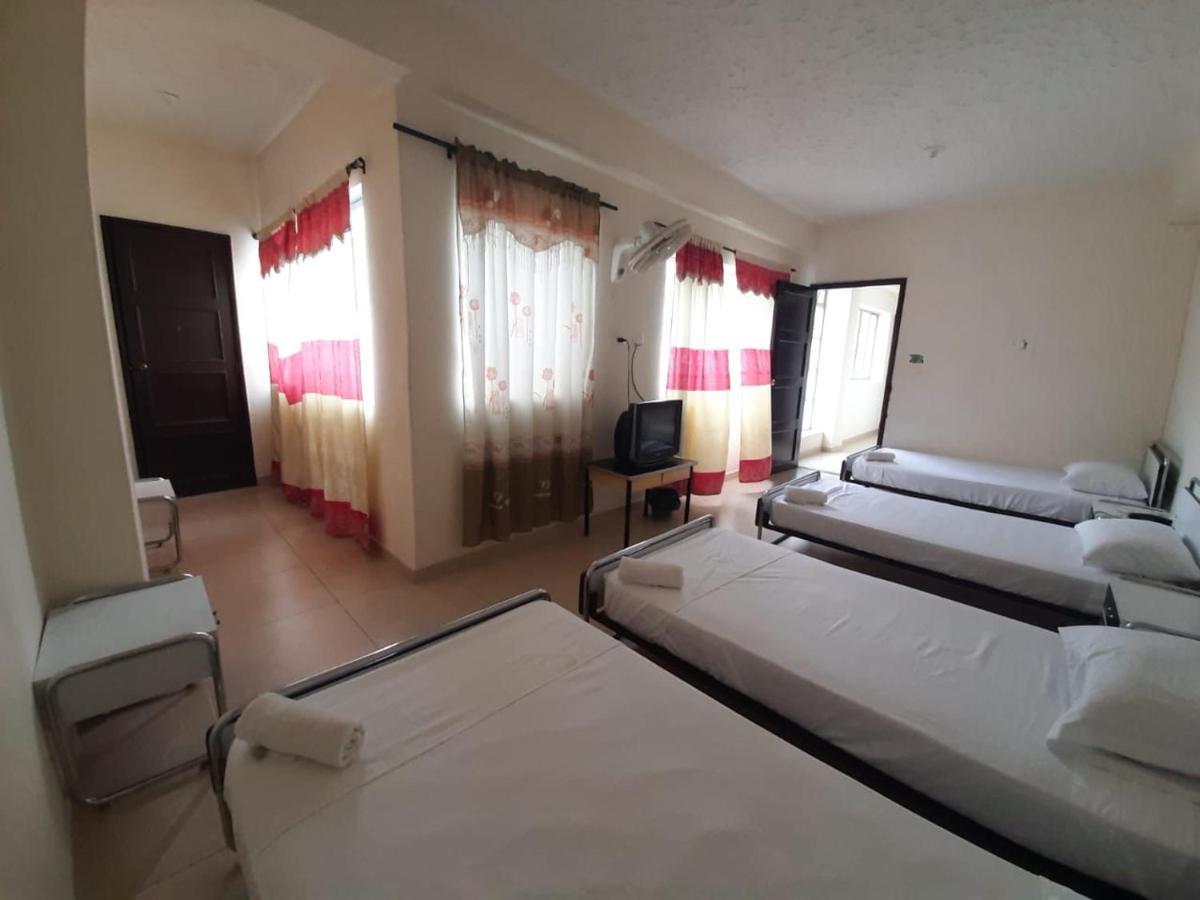 Hotel Cataluna Pereira Extérieur photo