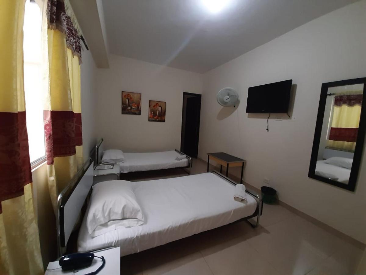 Hotel Cataluna Pereira Extérieur photo