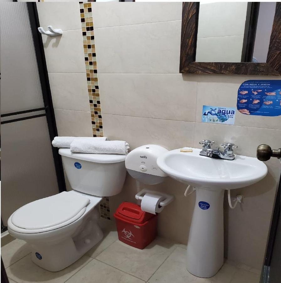 Hotel Cataluna Pereira Extérieur photo